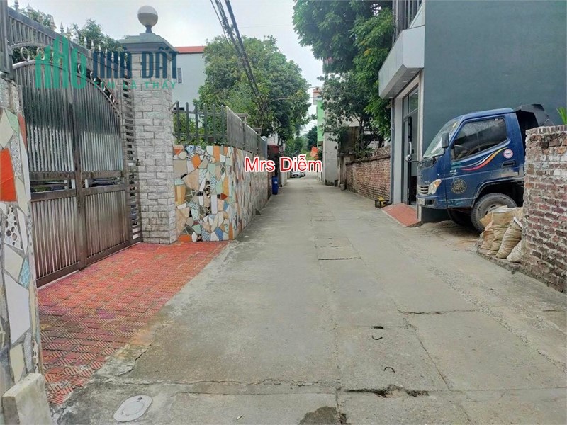 Giá chào 2.5 tỷ. Mrs Diễm cần bán 65.8m đất thực tế 85.8m ngay tại Du Nội, Mai Lâm, Đông