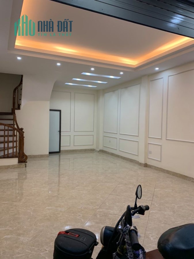Trần Cung 36m2 4 tầng giá 2 tỷ 8 “ngõ thông sầm uất” LH A Phúc: 0888743418.