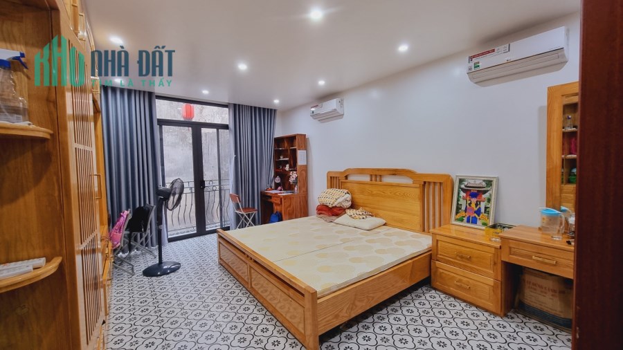 Bán gấp nhà phố Đào Duy Từ 50m2, 4 tầng, 5MT chỉ 17 tỷ