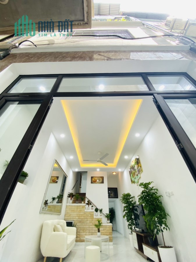 Bán nhà ngõ 89 Phố Lạc Long Quân dt 46 m2 x 4 t còn đẹp giá 4,55 tỷ