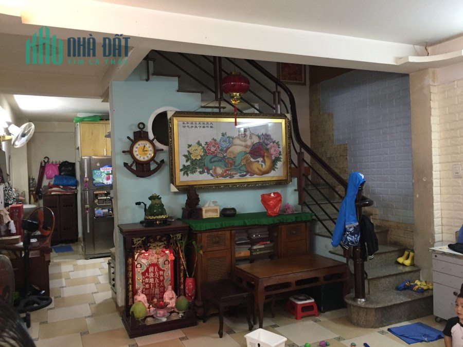Bán nhà 4 tầng, sổ vuông đẹp như A4, ở Nguyễn Thời Trung p6q5 giá 8.6 tỷ.
