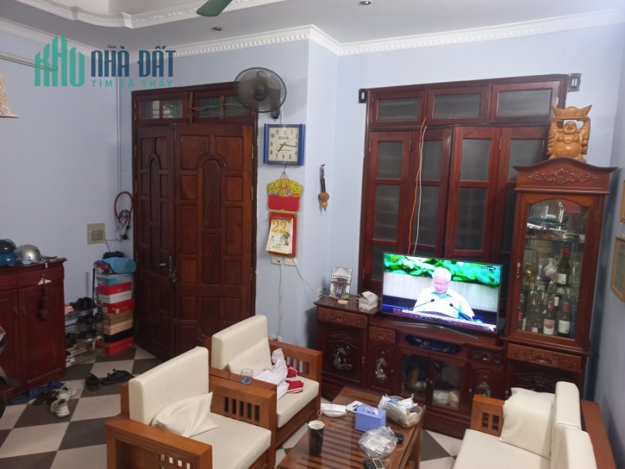 Bán nhà Hoàng Như Tiếp-Long Biên  ngõ 8X 42m2  mặt tiền 4,5m 3,9 tỷ ngõ thông tiện ích nhiều