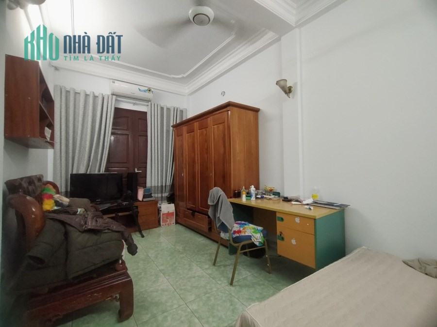 Gần tết bán phá giá oto đỗ cửa 41m2 Lò Đúc chỉ 3.2 tỷ