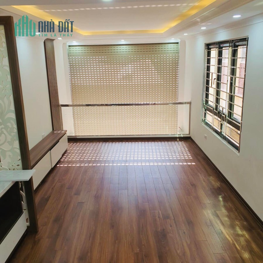 Bán nhà mặt phố Vũ Trọng Phụng, DT56,2m2, MT5,1m. 0338080356.