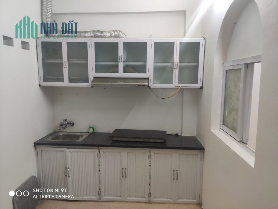 Tôi cần bán căn hộ số 2 Lê Phụng Hiểu DT 42 mét giá 3 tỷ 100 triệu đồng.