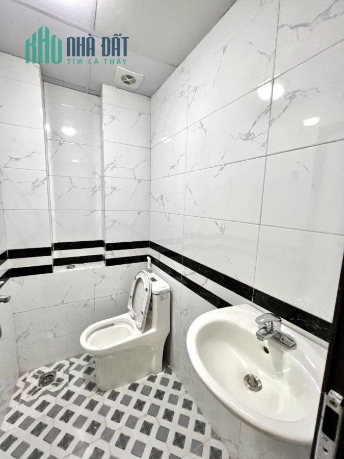 NGÕ THÔNG 1 NHÀ RA PHỐ Thái Hà, Đống Đa, NHÀ ĐẸP Ở NGAY, 40m, 5T, 5.5 TỶ LH 0966037496