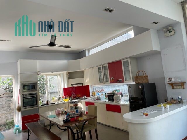 Bán Căn biệt thự nghĩ dưỡng sân vườn TP Thủ Đức, dt đất 830m2
