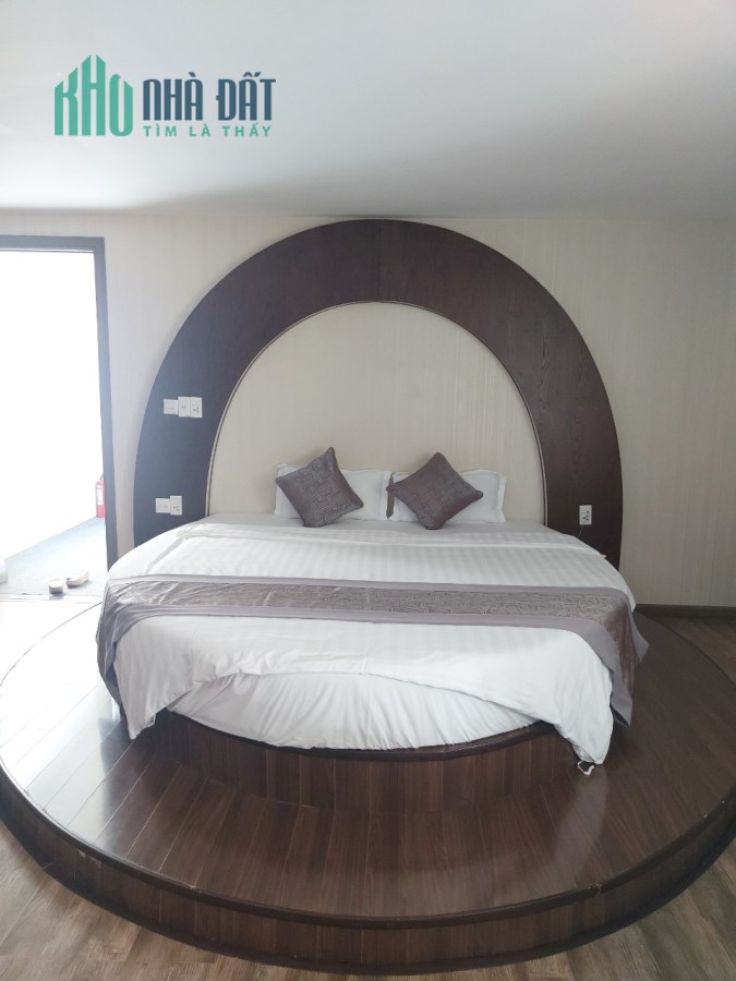 CẦN BÁN KHÁCH SẠN TẠI KHU PHỐ TÂY, TTTP NHA TRANG, KHÁNH HÒA