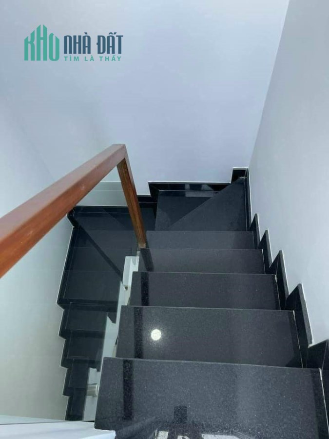 BÁN NHÀ HẼM XE HƠI TRÁNH HUỲNH MẪN ĐẠT- QUẬN 5 - NHÀ MỚI 3 TẦNG CỰC ĐẸP CHỈ NHỈNH 7 TỶ