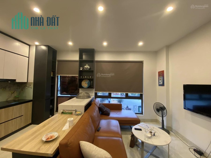 Bán nhà phố Gia Thụy, Long Biên, 3 ô tô tránh, kinh doanh, vỉa hè, lô góc 60/68m2, giá 11.9 tỷ