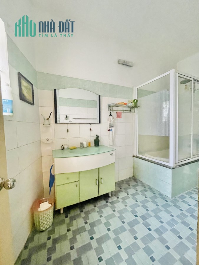 Bán gấp nhà phố 8/3 130m2, 10MT chỉ 16 tỷ