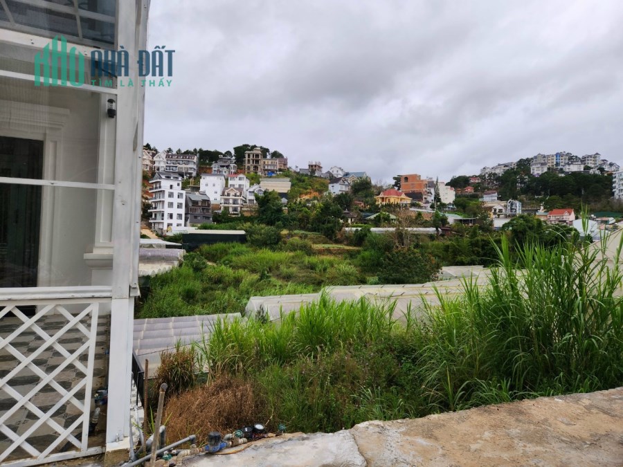Lô đất 2 mặt tiền, sổ riêng xây dựng ở Nam Hồ, Phường 11, TP. Đà Lạt, giá chỉ 8,2 tỷ