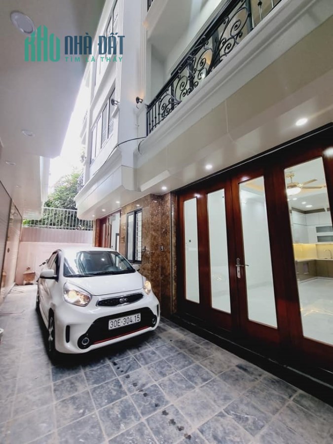 Nhà Nguyễn Đức Cảnh DT32m2, 5 tầng, Mặt tiền 3,5m ô tô đỗ cửa Giá 4,66 tỷ