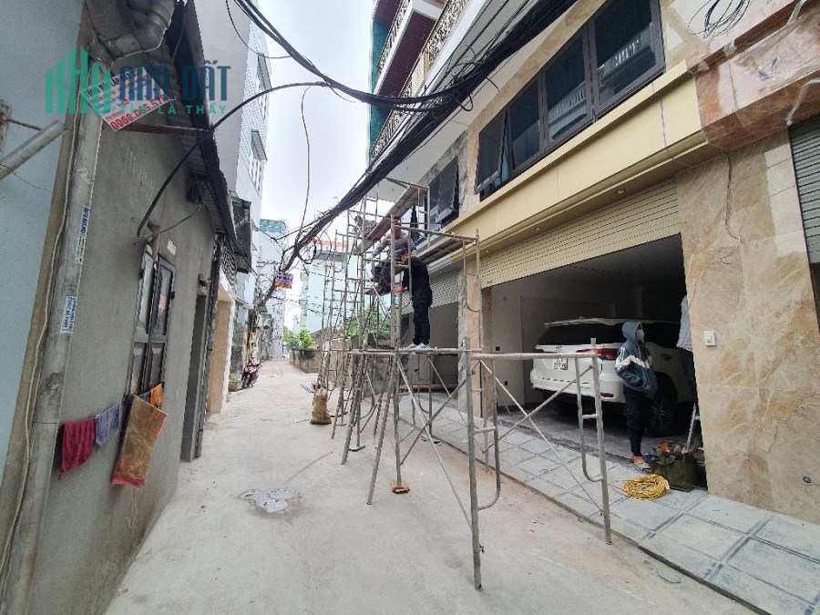 NHÀ HOÀNG NHƯ TIẾP - GARAGE 7 CHỖ - THOÁNG TRƯỚC, SAU - THANG MÁY - NGÕ THÔNG - AN SINH TỐT.