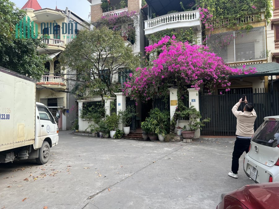 NHÀ ĐẸP GIA THUỴ 35M NGÕ NÔNG - 10 RA Ô TÔ TRÁNH  CHỈ 3 TỶ 8