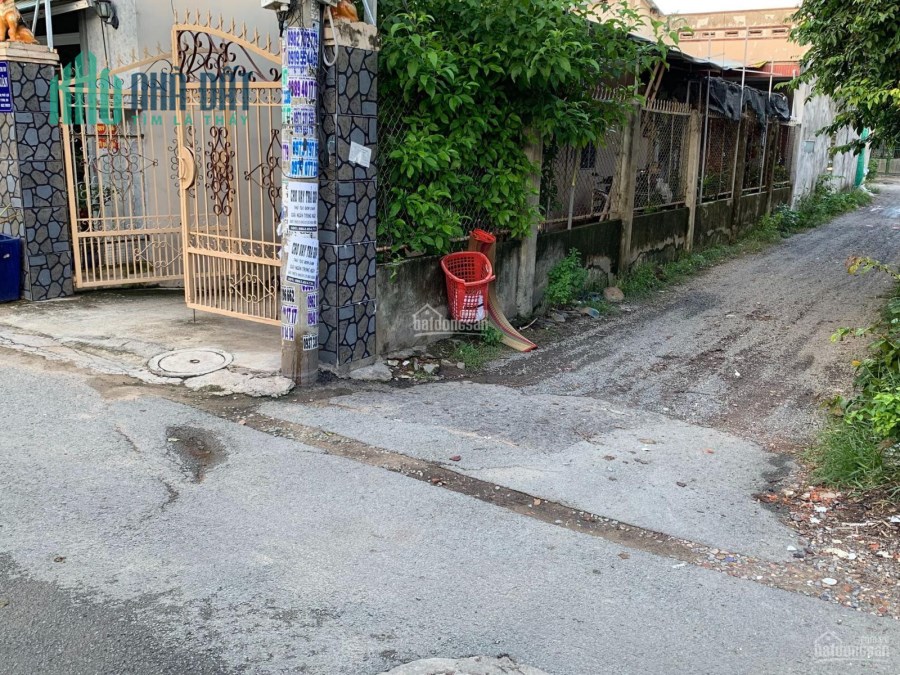 Cần bán nhanh lô đất 2 mặt tiền gần trường DH TDM , tặng nhà trọ đang kinh doanh Đường Phú Lợi,