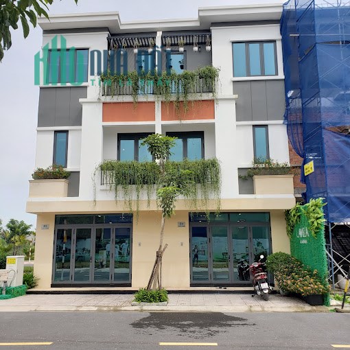 CHÍNH CHỦ BÁN Shophouse 1 trệt 2 lầu Lavela Garden