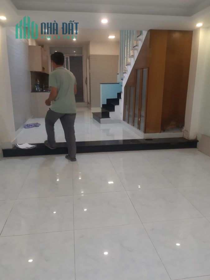 HẺM BA GÁC - CÁCH MT NGUYỄN CỬU VÂN 50M -  NHÀ CŨ TIỆN XÂY MỚI. 50M2 CHỈ 5.7 TỶ. BÌNH THẠNH MÀ CHỈ