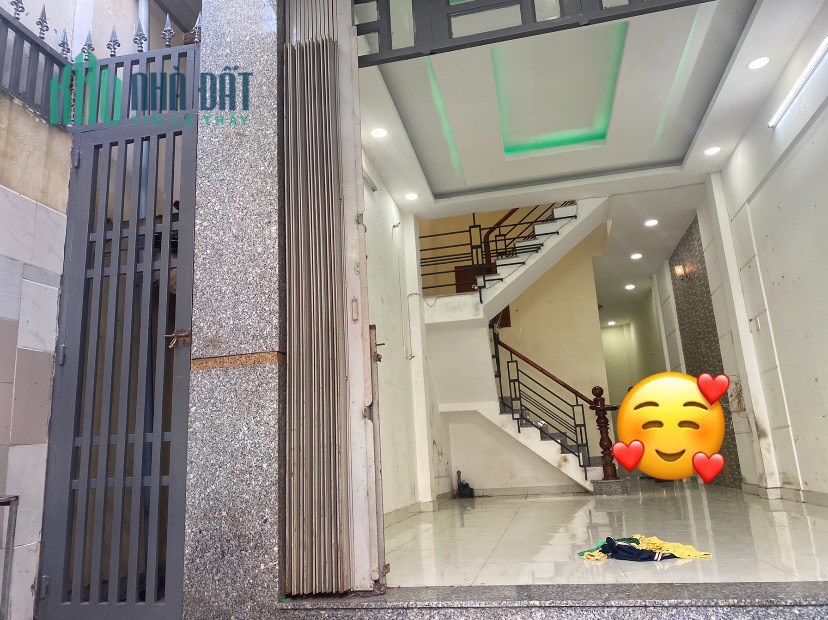 Bán gấp nhà 3 tầng ngay trung tâm chợ Sáng, thông nhiều hướng Bùi Minh Trực p5q8 giá 5.98 tỷ.