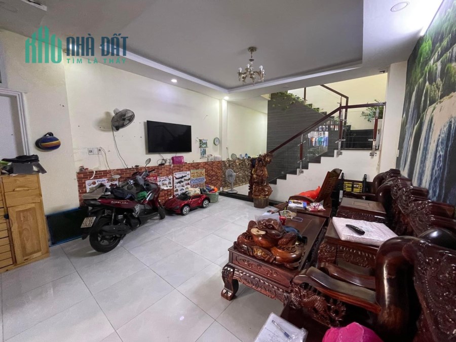 Bán nhà NGỘP ngang 5.3m Nguyễn Thái Sơn 84m2 HXH gần ĐH Văn Lang 5.75 tỷ.
