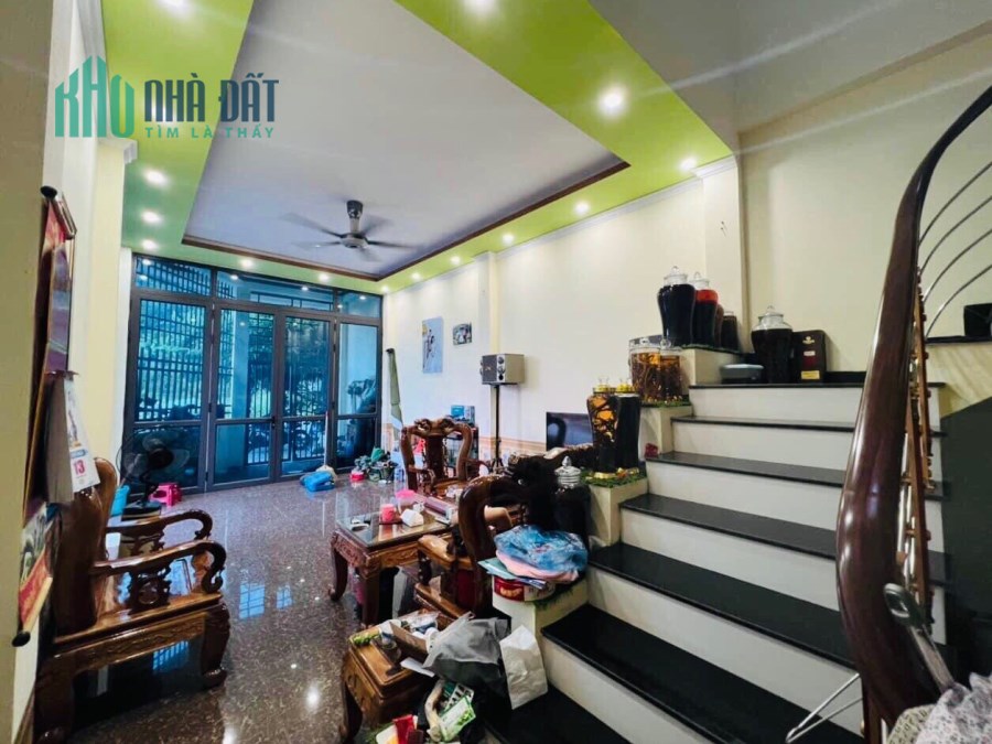 Thua bóng bán Gấp nhà mặt phố Thụy Khuê sầm uất gần Hồ Tây 90m2 chỉ 8.38 tỷ. LH 0989.62.6116