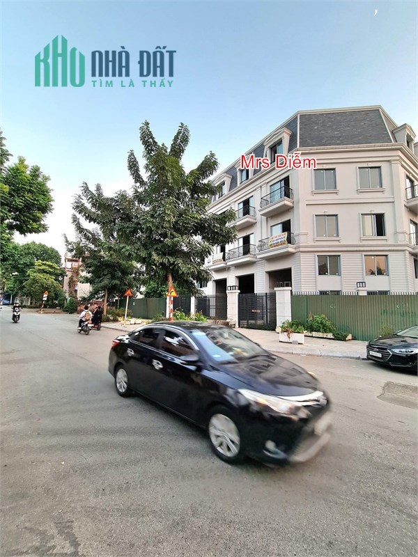 Nhỉnh 2 tỷ, Mrs Diễm cần bán 74m đất mặt tiền 5.5m ngay tại tổ 24 thị trấn Đông Anh