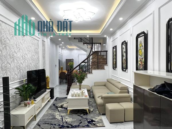 Bán nhà phố Tô Vĩnh Diện, gần 40m2, chỉ hơn 5 tỷ, ngõ thông ô tô.