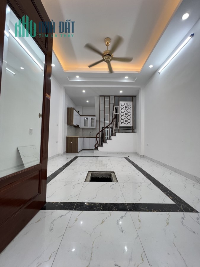 Bán nhà Ngô Gia Tự, Dt 31m, nhà 5 Tầng, Giá hơn 3 tỷ.