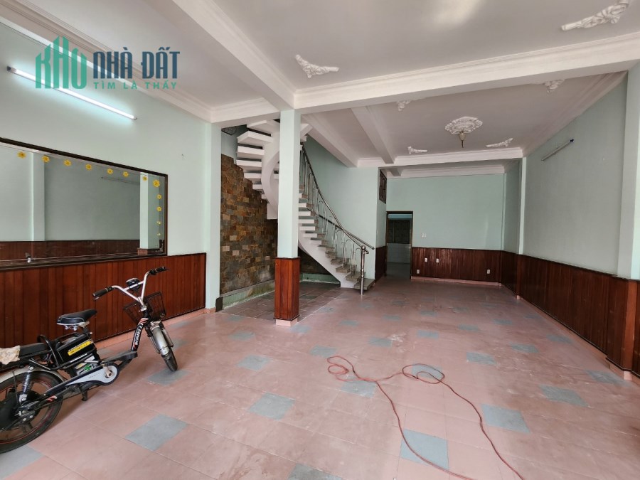 CHO THUÊ NHÀ NGUYÊN CĂN MẶT TIỀN ĐƯỜNG NAQ 
DT 5.8 x 16.5 nhà 1trệt 2lầu