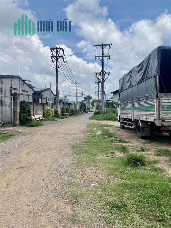 cho thuê nhà xưởng đẹp,  sản xuất gỗ. trạm điện 250kwa, đường cont