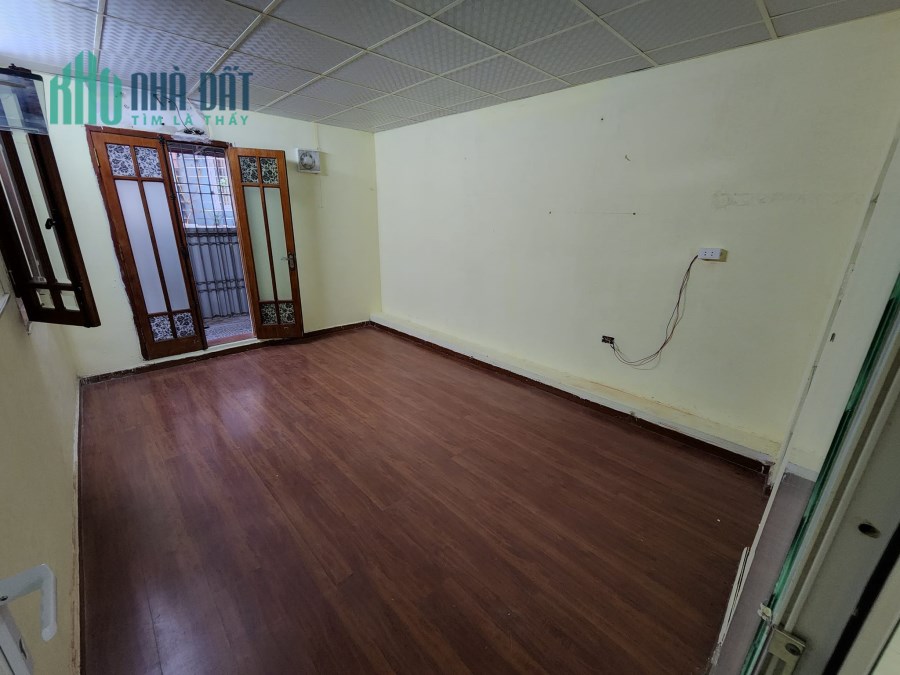 Bán nhà TT Kim Liên - tầng 2  DT 75m2, GIÁ MÙA BÓNG