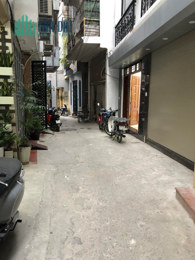 Bán nhà ngõ 651 Minh Khai, 50m2 x5 tầng, 6 ngủ, mặt tiền 4m, ngõ ô tô cách nhà 10m giá 5.69 tỷ