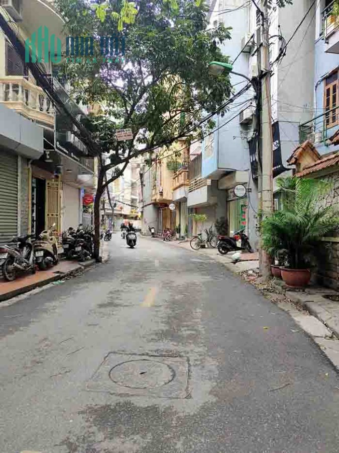 Cần bán nhanh nhà mặt phố Cù Chính Lan, 2 thoáng, DT 51m2, 3 tầng, giá 12 tỷ