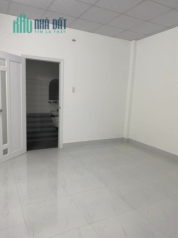 NHÀ ĐẸP HẺM LỚN 5M , TẶNG FULL NỘI THẤT, TRUNG TÂM Q7
DT : 4 X17,8 .