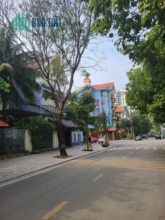 Bán BT Vườn Đào, Tây Hồ, dt 368m2, mt 12m, kiến trúc sư, nội thất cao cấp, giá 191 tỷ,