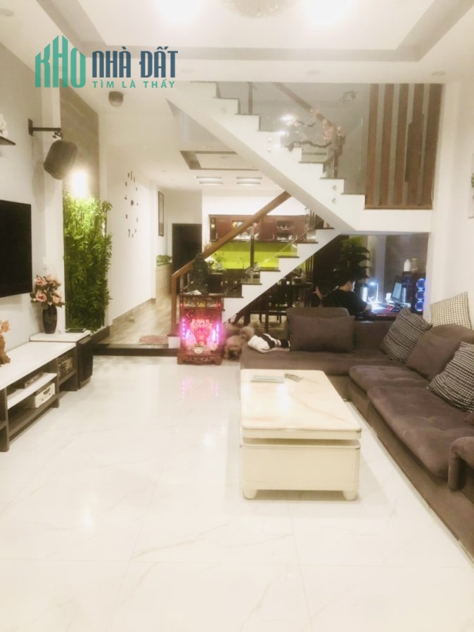 Nhà 2 tầng mặt tiền Huỳnh Ngọc Huệ kinh doanh đỉnh