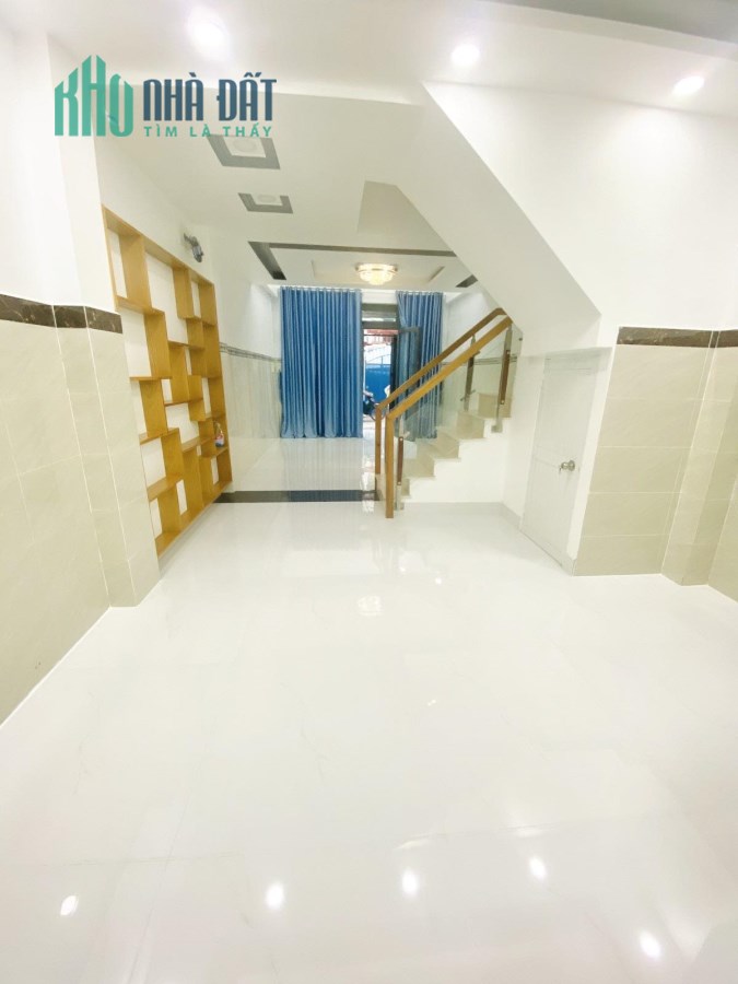 Bán nhà ngộp Gò Vấp - HXH - Chỉ 2 tỷ 800 -  Nhà mới - Sổ vuông