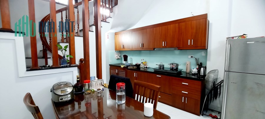 Nhà định công dt 51m2 x5T giá chỉ 3,6 tỷ,sđcc,ở luôn,cực hiếm