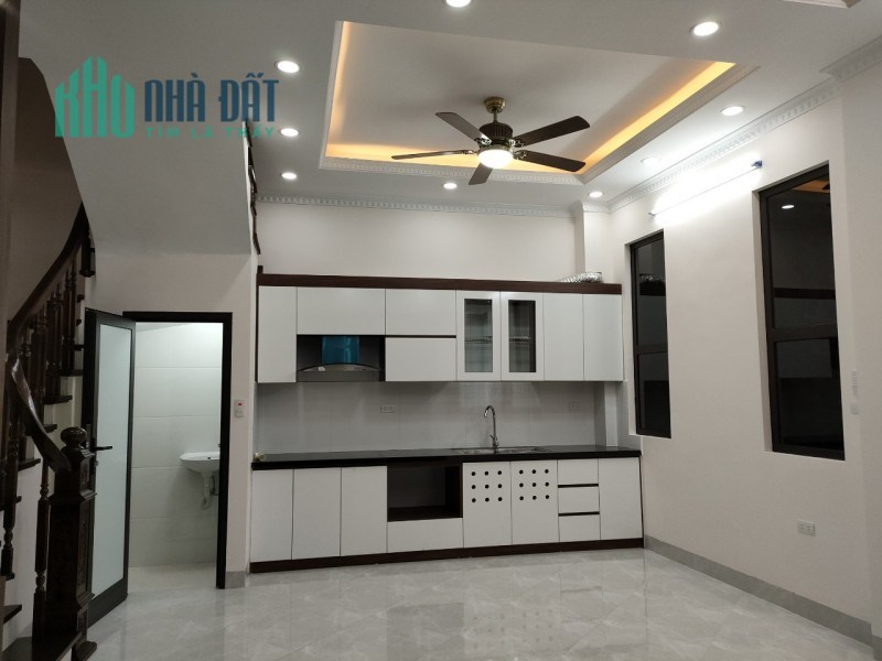 Bán nhà mặt phố Hồ Hạ Đình, DTXD105.5m2, MT5.5m, căn góc, hình thửa vuông.  0338080356.