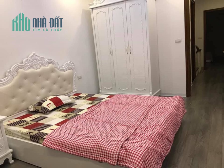 Nhượng phòng: Sắp tới mình chuyển về Nam, nên có nhu cầu nhượng lại phòng 301 số 186 Đội Cấn, Ba