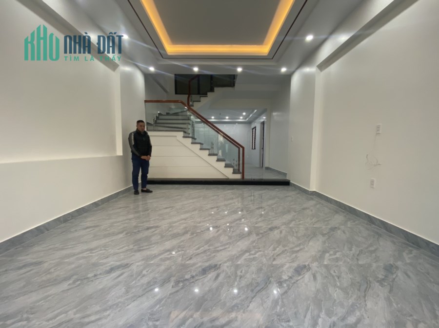 -  Chính chủ bán nhà độc lập 95m nhà 4 tầng móng khoan cọc nhồi mặt ngõ Bờ Mương Cầu Tre, Ngô