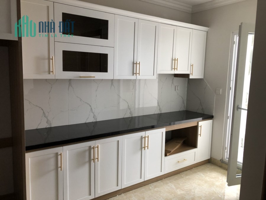 Căn hộ chung cư giá 1.7 tỷ DT 77m2 cách BigC Long Biên 5 phút