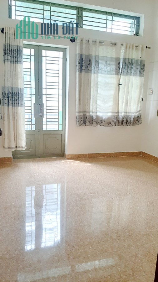 Nhà lầu đúc, 2PN, 2WC hẻm 3m Âu Dương Lân, giá 4.8 tỷ