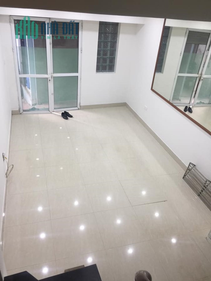 NHÀ ĐẸP Ở NGAY 30 M 4 TẦNG NGAY ĐẦU PHỐ ĐỊNH CÔNG CHỈ 2 TỶ 3