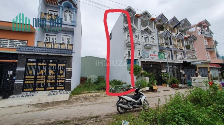Bán đất 70m2 Phường Tân Tạo Quận Bình Tân xây dụng tự do