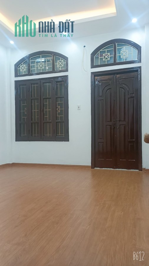 NHÀ HIẾM  NÚI TRÚC, TRUNG TÂM BA ĐÌNH, 4 TẦNG, 2,8tỷ