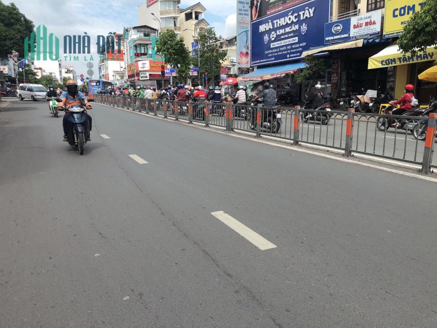 CHDV ngay sát sân bay Nguyễn Thái Sơn P.4 92m2 ngang 4.2m 13PN DT 40T 12.8 tỷ.