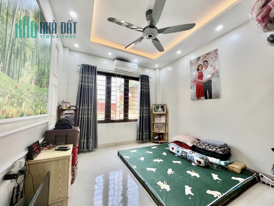 Nhà ngõ 245 Định Công, quận Hoàng Mai, ô tô cách nhà 20m, 3 tầng 2 ngủ, giá chỉ 80 triệu/m2