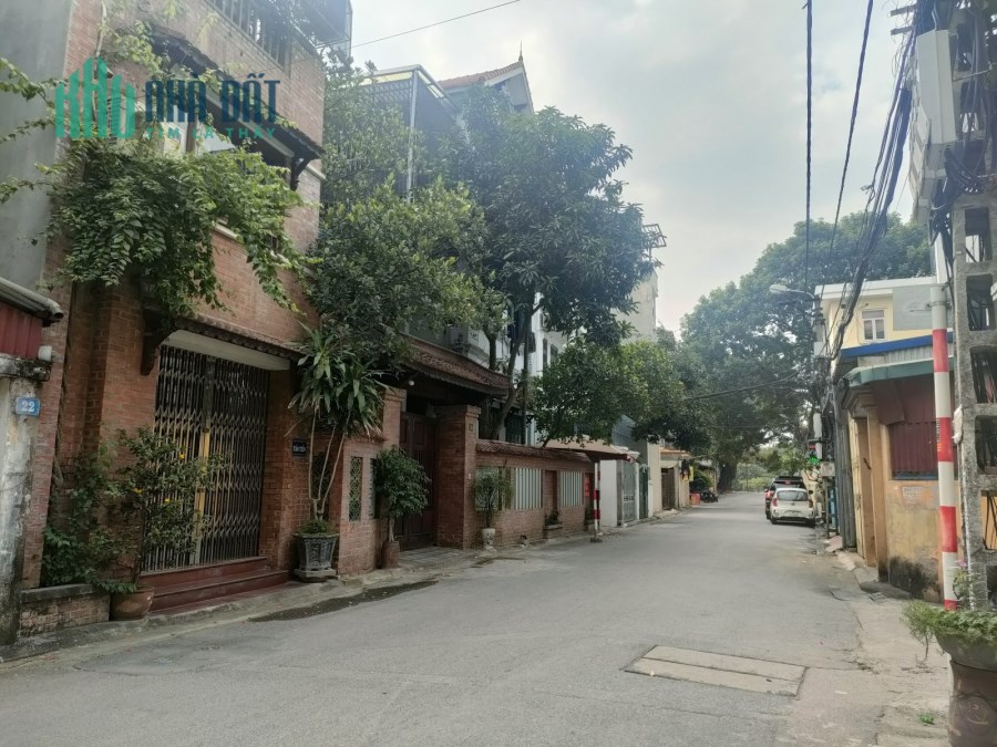 Cần bán gấp lô đất phố Tân Thuỵ, ô tô, 140 m2, MT 8,2 m, giá chỉ 10 tỷ
