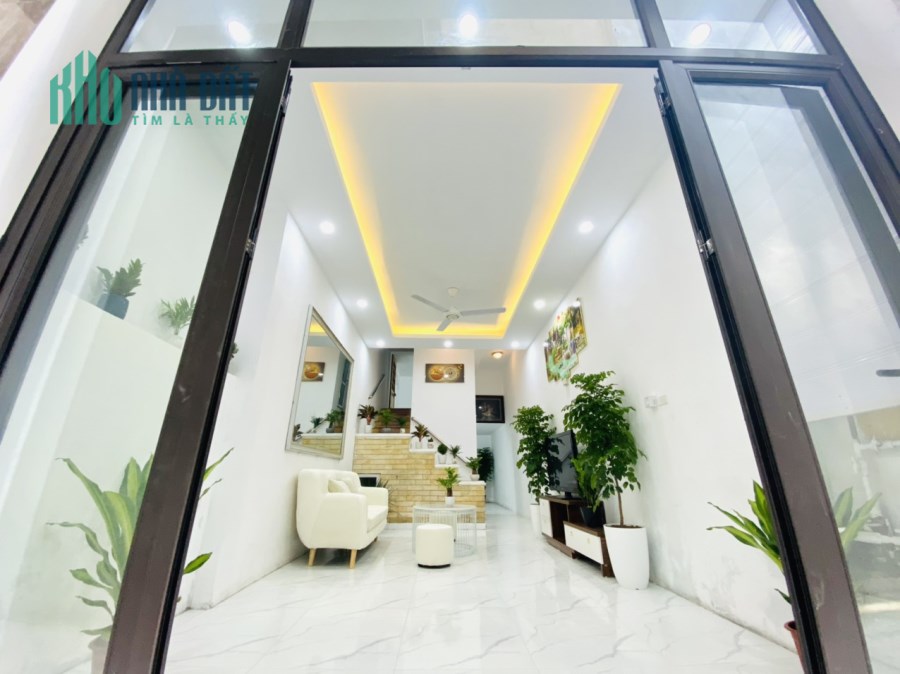 Bán nhà ngõ 89/2 Lạc Long Quân dt 46 m2 x 4 t đẹp ô tô cách nhà30m giá 4,5 tỷ